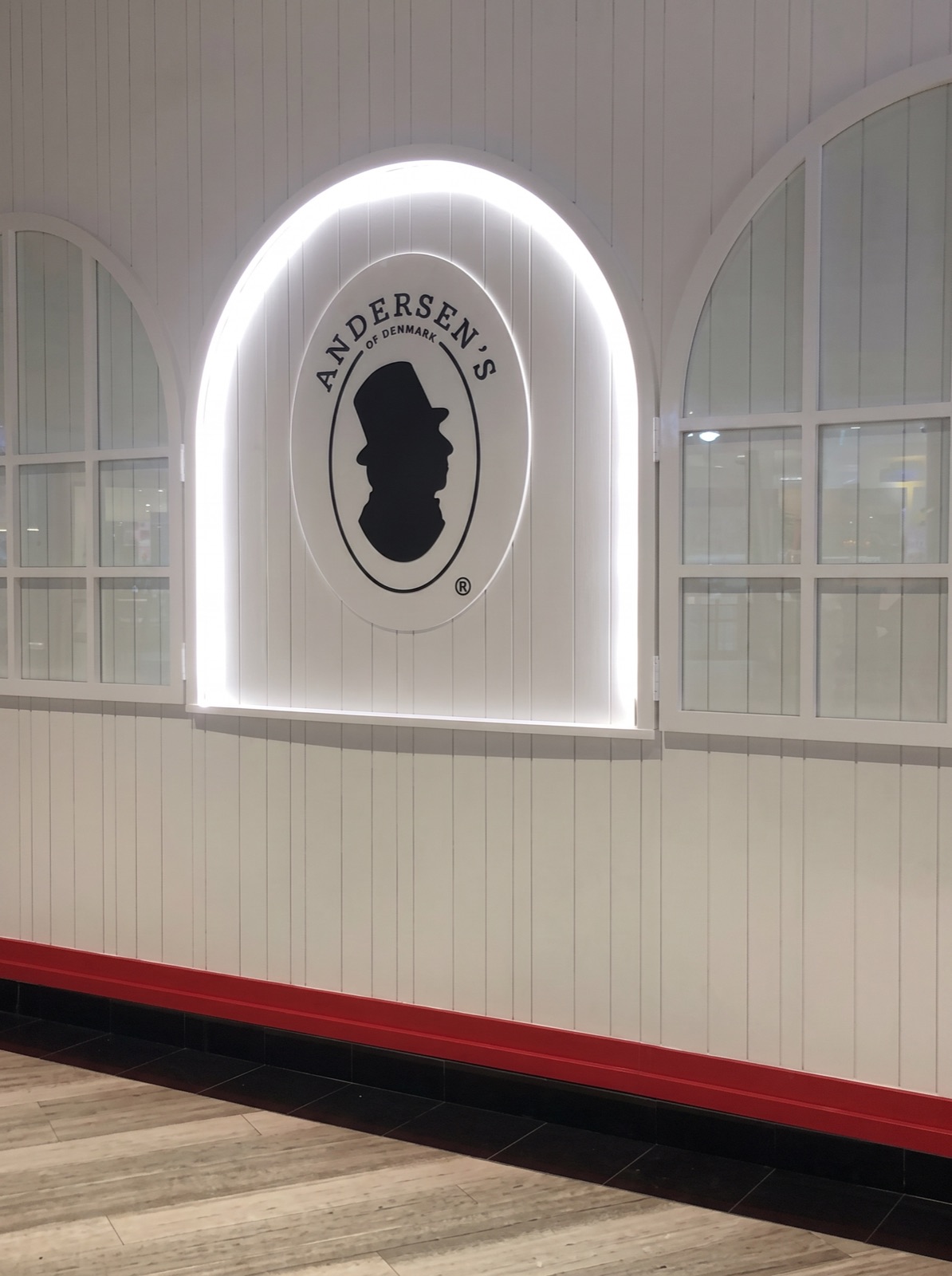 Andersen&rsquo;s of Denmark &mdash; edge-lit arch logo
