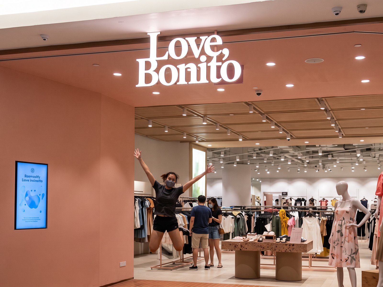 Love, Bonito &mdash; storefront script lockup