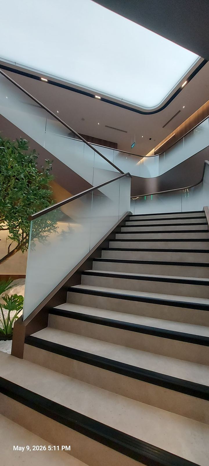 Staircase glass &mdash; customised gradient sticker