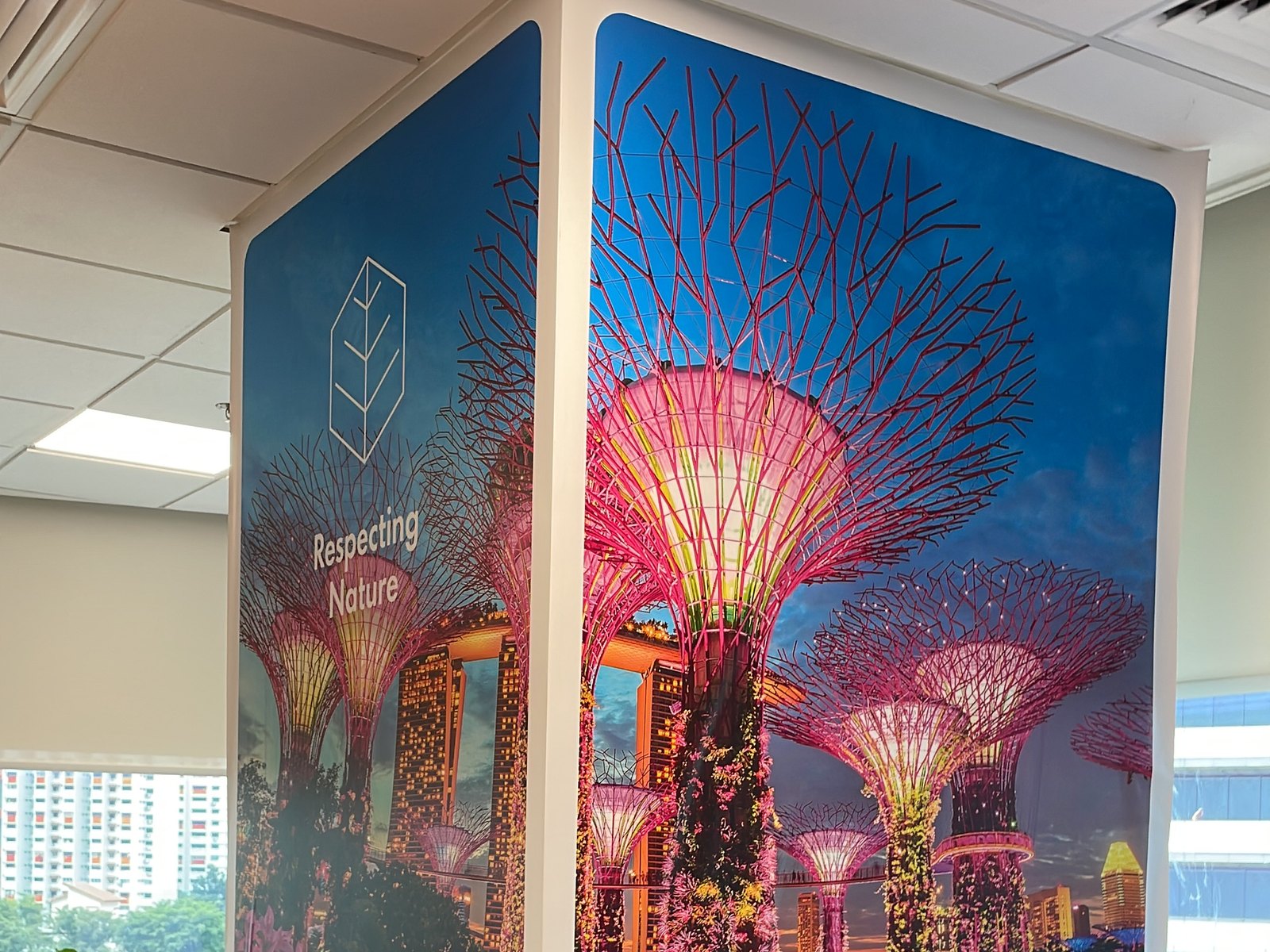 Column graphics &mdash; large-format print · column