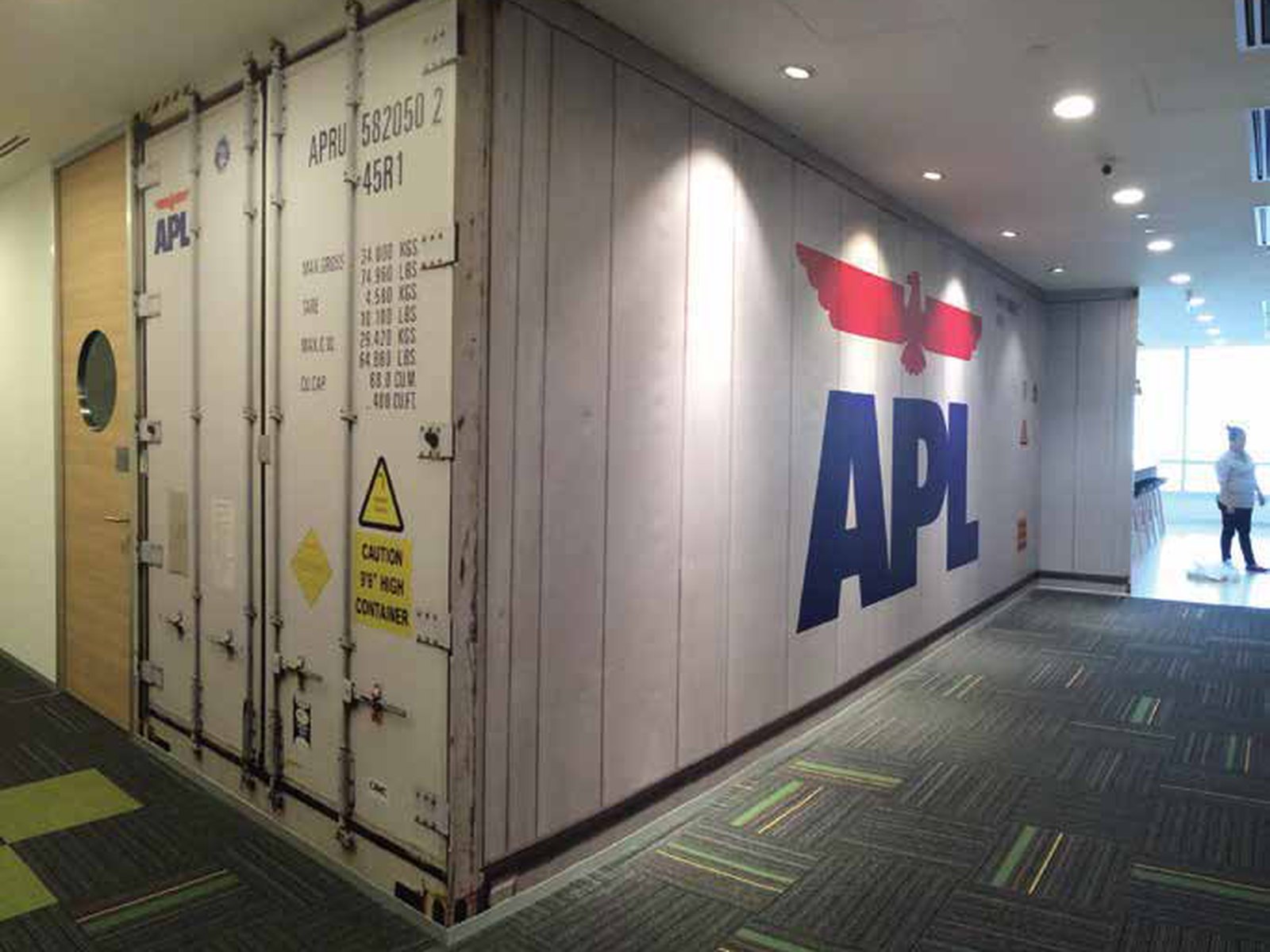 NOL · APL &mdash; container graphic · office