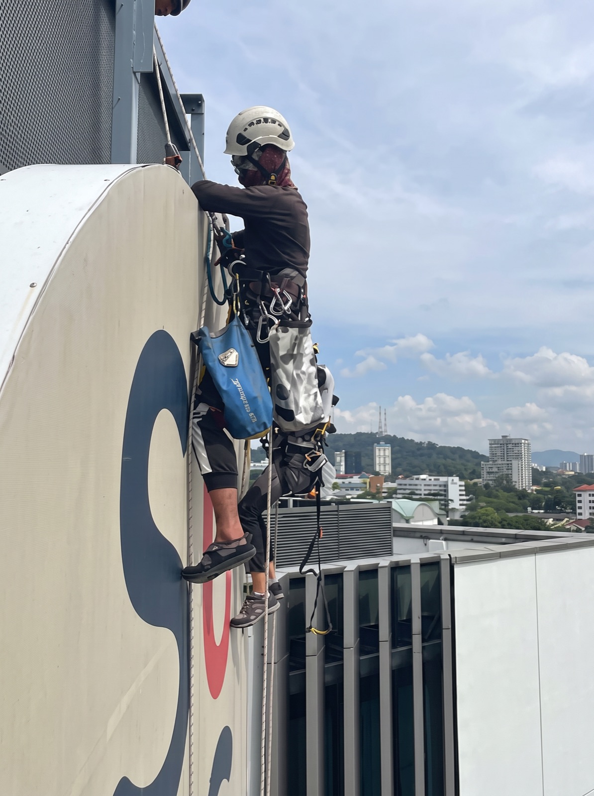 SUSS &mdash; rope-access installation
